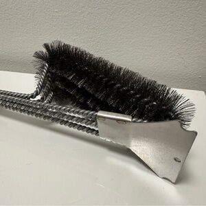 NWOT Grill Brush